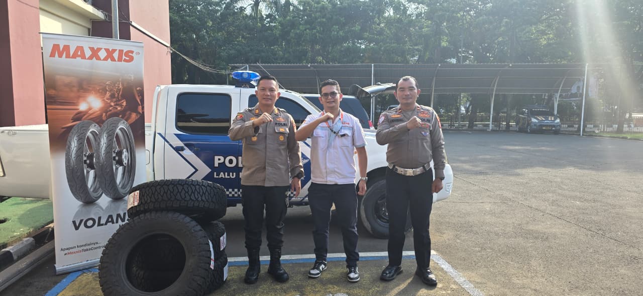 Pemberian Ban untuk Polsek Cikarang Pusat